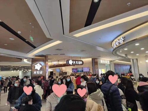 嘉禾金鉑天地盛大開業(yè)，現(xiàn)場圖片曝光引關(guān)注，營業(yè)性演出點(diǎn)亮商圈新地標(biāo)